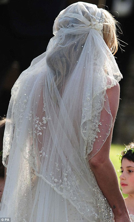 kate_moss_wedding_2