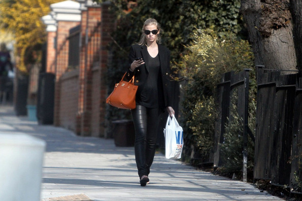 Lara+Stone+Lara+Stone+Walk+_yL-F2wDk0Hl